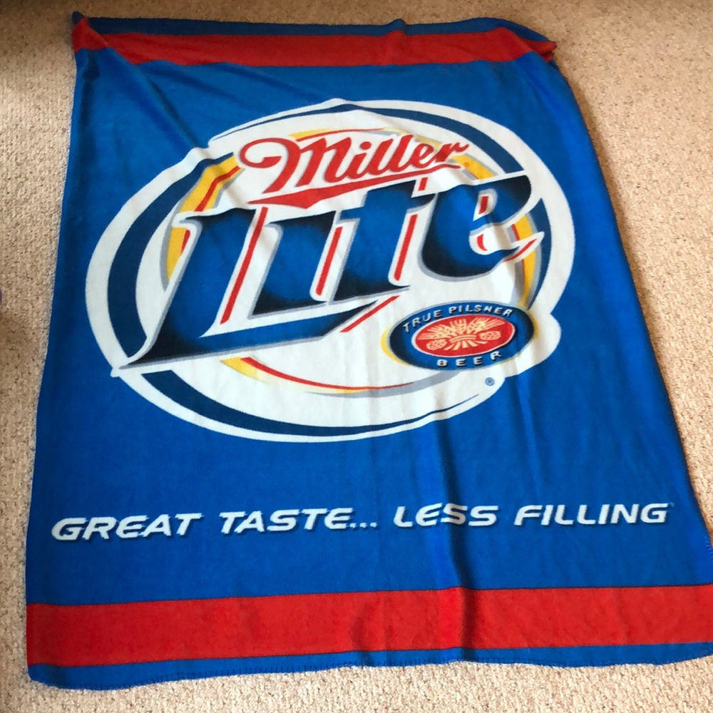 Miller Lite Logo blanket read description